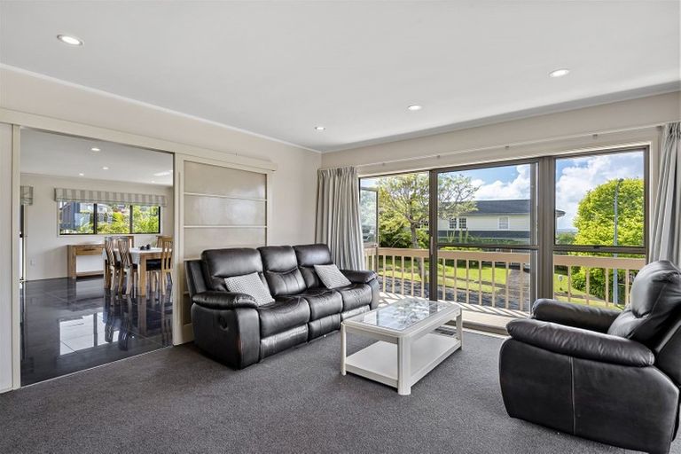 Photo of property in 20 Chatswood Grove, Chatswood, Auckland, 0626