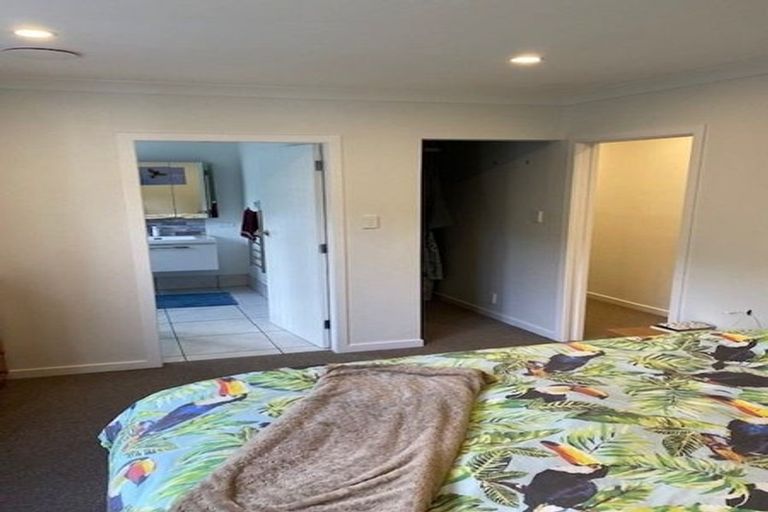 Photo of property in 27 Olivia Crescent, Tawa, Wellington, 5028