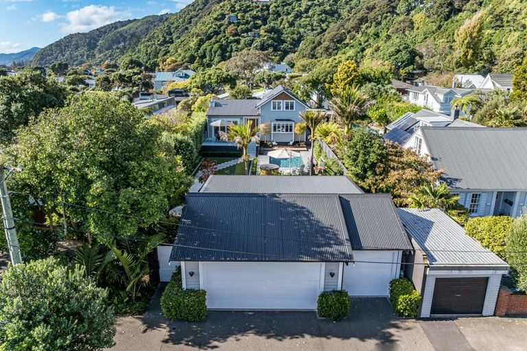 Photo of property in 15 Nikau Street, Eastbourne, Lower Hutt, 5013