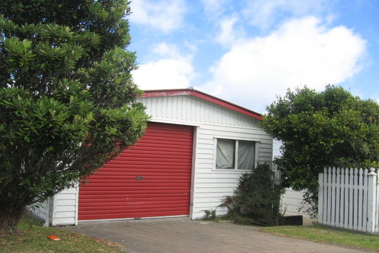 Photo of property in 58 Woodhouse Avenue, Karori, Wellington, 6012