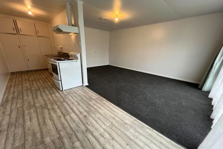 Photo of property in 8 Lowestoft Place, West End, Palmerston North, 4412