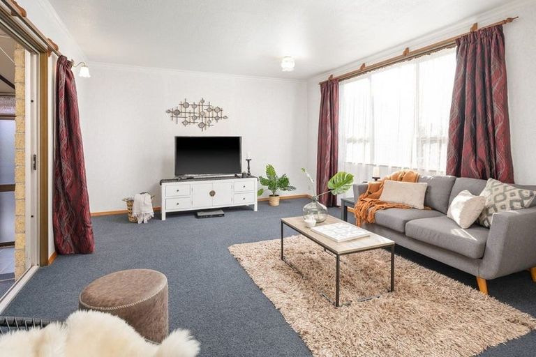 Photo of property in 28 Holdaway Street, Riversdale, Blenheim, 7201