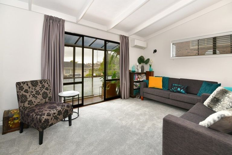 Photo of property in 19b Albatross Road, Red Beach, 0932