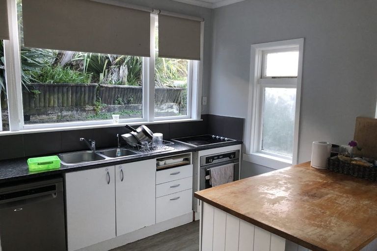 Photo of property in 56 Pioneer Road, Moturoa, New Plymouth, 4310