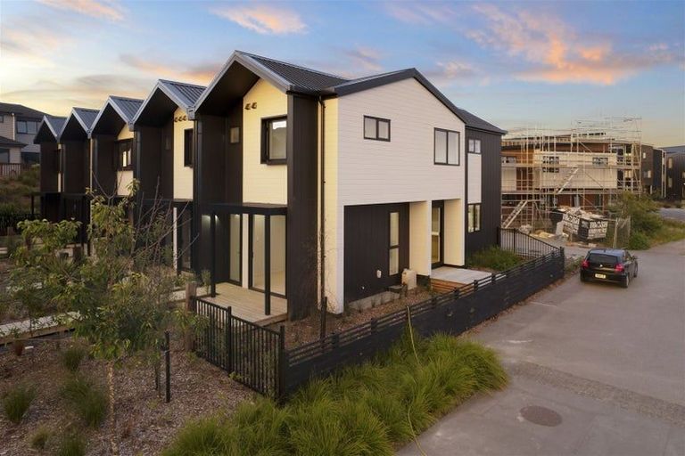 Photo of property in 2a Nerita Place, Long Bay, Auckland, 0630