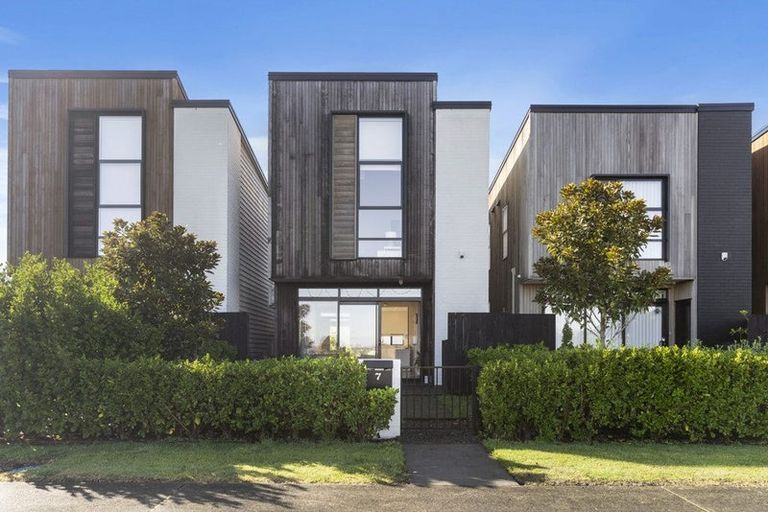 Photo of property in 7 Battalion Drive, Papakura, 2110