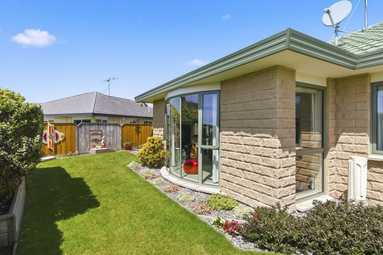 Photo of property in 100 Milne Drive, Paraparaumu, 5032
