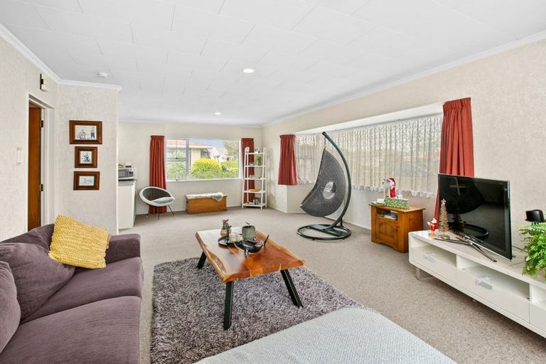 Photo of property in 1/9 Tukapa Street, Westown, New Plymouth, 4310