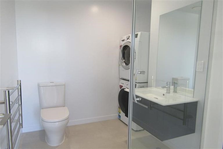 Photo of property in Frank Sargeson Apts, 105/74 Anzac Street, Takapuna, Auckland, 0622