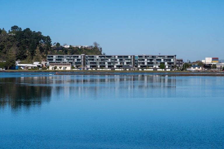 Photo of property in 306/7 Humber Street, Pandora, Napier, 4110