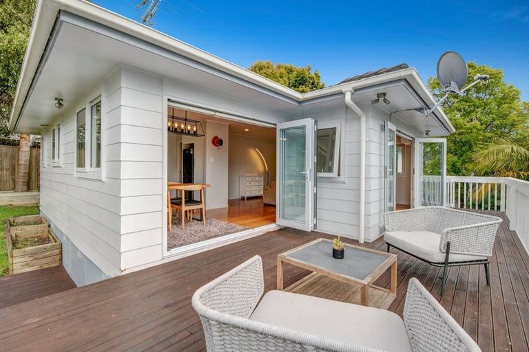 Photo of property in 14 Theban Place, Totara Vale, Auckland, 0629