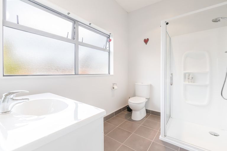 Photo of property in 144g Glengarry Road, Glen Eden, Auckland, 0602