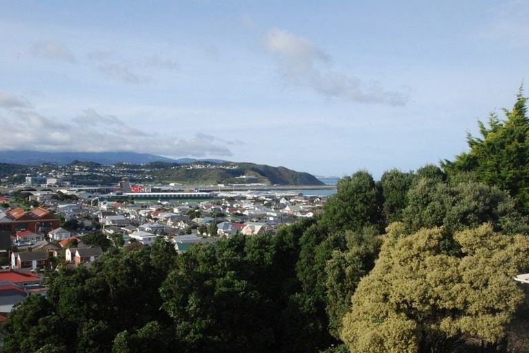 Photo of property in 9 Imperial Terrace, Kilbirnie, Wellington, 6022