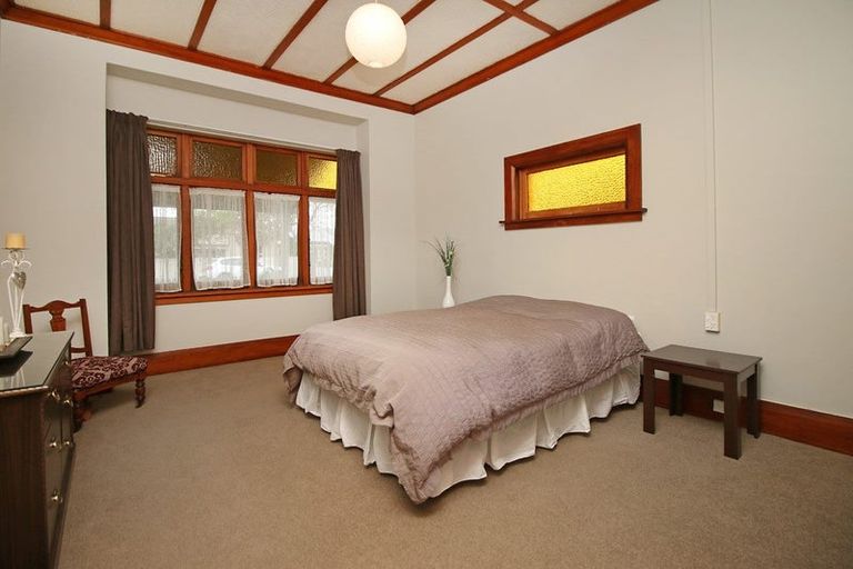 Photo of property in 17 Kingswood Street, Takaro, Palmerston North, 4412