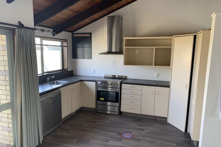 Photo of property in 92 Carrington Avenue, Silverdale, Hamilton, 3216