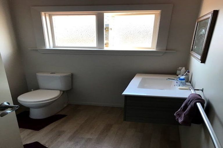 Photo of property in 17 Lyndon Street, Riccarton, Christchurch, 8011