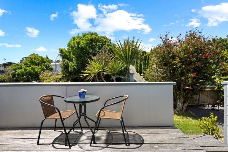 Photo of property in 7 William Hadlow Place, Hatfields Beach, Orewa, 0931