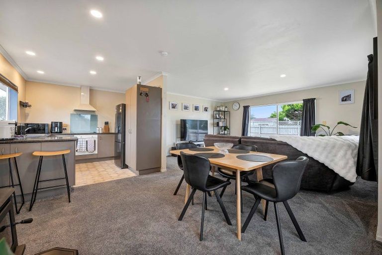 Photo of property in 75 Tauhuri Street, Manaia, 4612