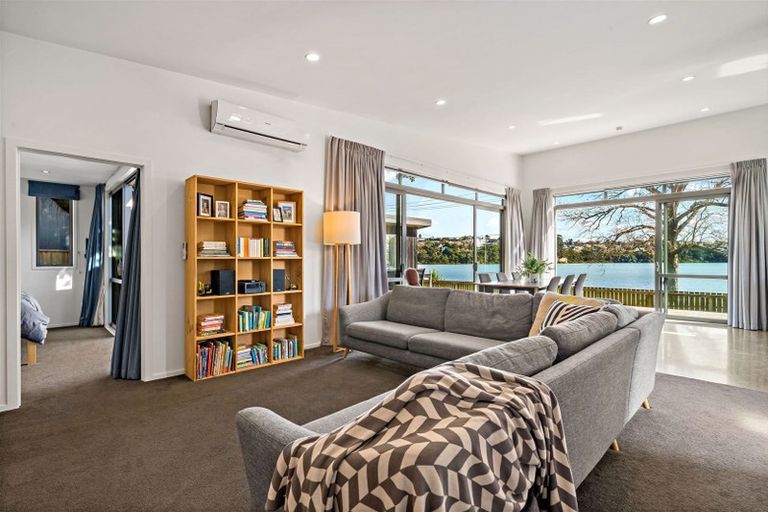 Photo of property in 12b Chapman Road, Te Atatu Peninsula, Auckland, 0610