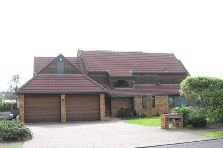 Photo of property in 23 Clyside Avenue, Half Moon Bay, Auckland, 2012