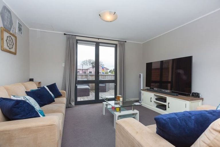 Photo of property in 51 Upjohn Street, Brooklands, New Plymouth, 4310