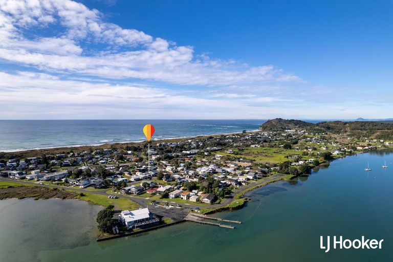Photo of property in 11 Tatai Road, Bowentown, Waihi Beach, 3177