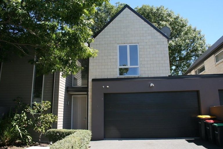 Photo of property in 9b Pavilion Crescent, Hillmorton, Christchurch, 8024