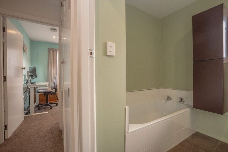 Photo of property in 6 Hilldale Place, Hillsborough, Christchurch, 8022