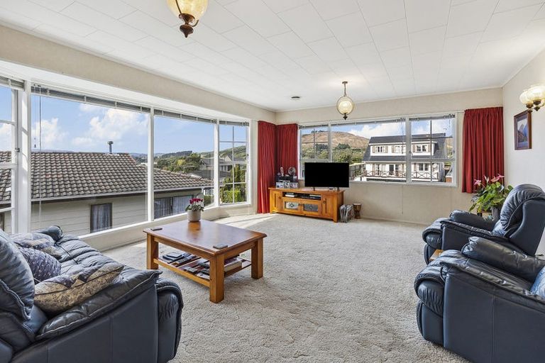 Photo of property in 34 Fyvie Avenue, Tawa, Wellington, 5028