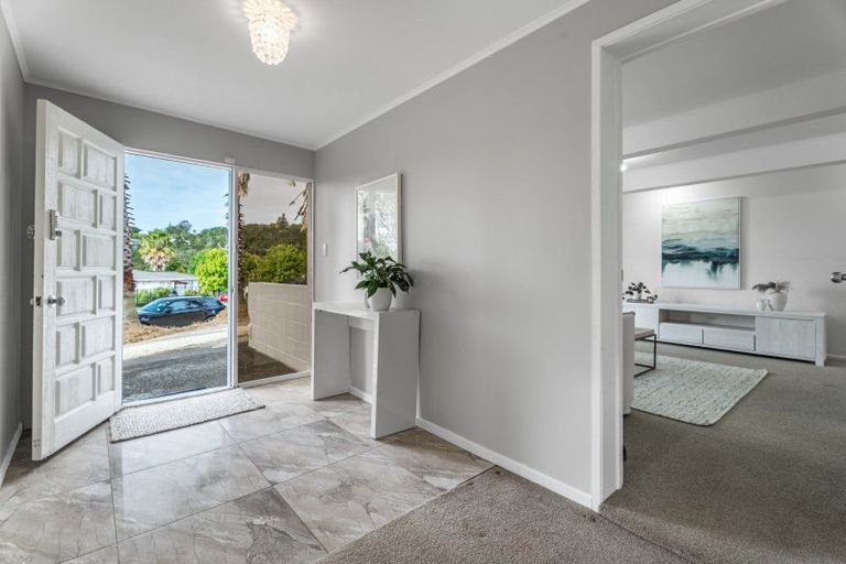 Photo of property in 42 Lauderdale Road, Birkdale, Auckland, 0626