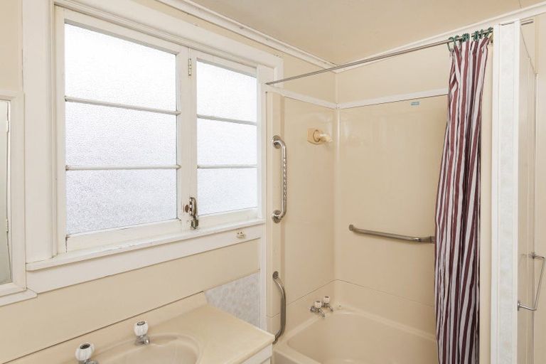 Photo of property in 73 Ormond Road, Whataupoko, Gisborne, 4010