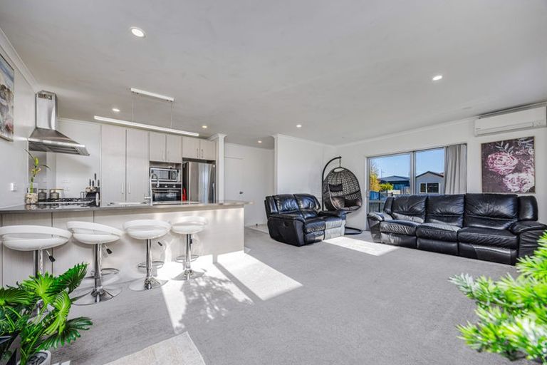 Photo of property in 35 Harore Road, Takanini, 2112