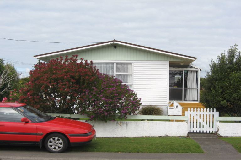 Photo of property in 18 Saxton Road, Upper Vogeltown, New Plymouth, 4310