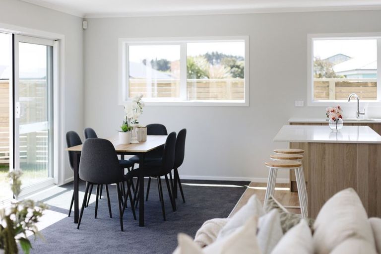 Photo of property in 27 Awatea Avenue, Paraparaumu, 5032