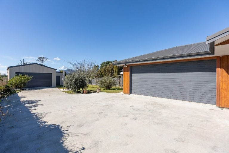 Photo of property in 15a Carthew Street, Okato, 4335