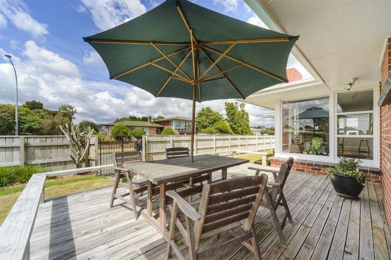 Photo of property in 16 Kapiti Place, Awapuni, Palmerston North, 4412