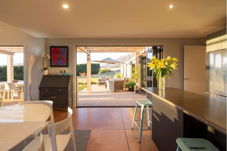 Photo of property in 5 Scenic Drive, Drift Bay, Queenstown, 9371