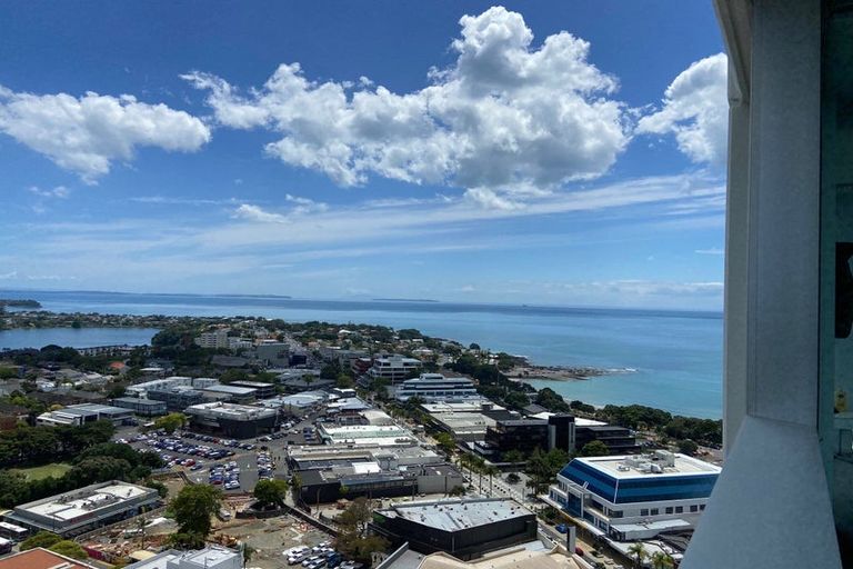 Photo of property in Sentinel Apartments, 2104/3 Northcroft Street, Takapuna, Auckland, 0622