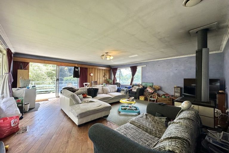 Photo of property in 480 Stokes Valley Road, Stokes Valley, Lower Hutt, 5019