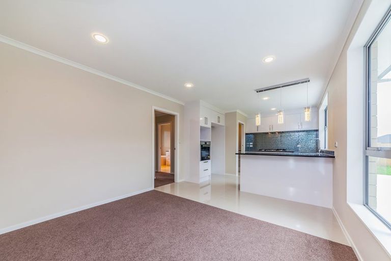 Photo of property in 16 Wellfield Drive, Papakura, 2110