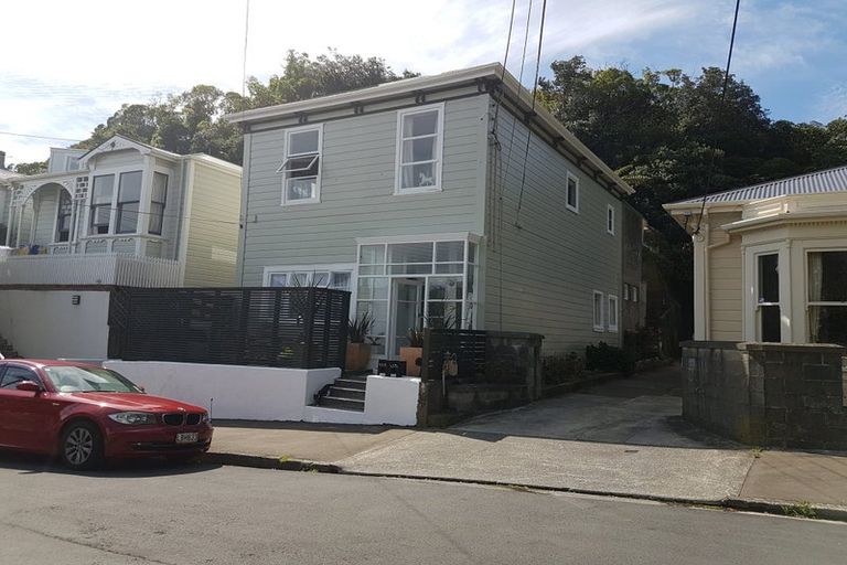 Photo of property in 137 Elizabeth Street, Mount Victoria, Wellington, 6011