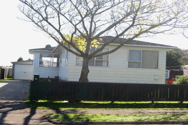 Photo of property in 16 Sunlands Drive, Manurewa, Auckland, 2102