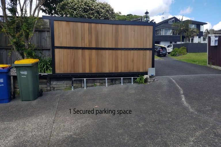 Photo of property in 627 Beach Road, Rothesay Bay, Auckland, 0630