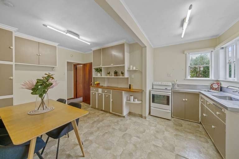 Photo of property in 212 Waiwhetu Road, Waterloo, Lower Hutt, 5011