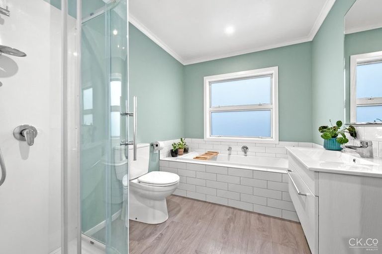 Photo of property in 90b Stokes Valley Road, Stokes Valley, Lower Hutt, 5019