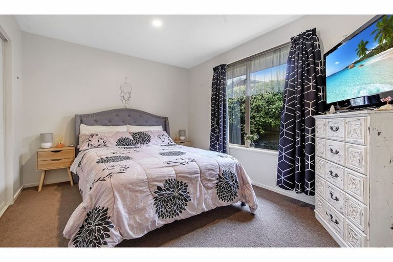 Photo of property in 2 Cobden Place, Woodend, 7610