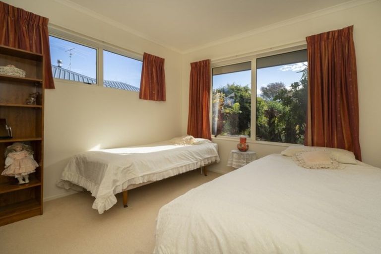 Photo of property in 17 Whiting Drive, Wakefield, 7025