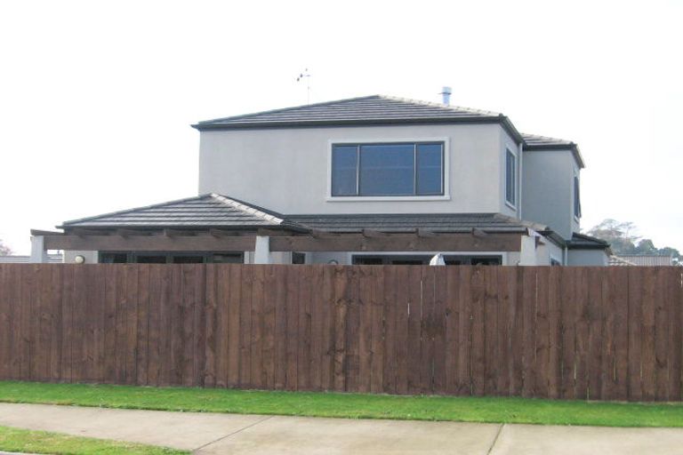 Photo of property in 2 Maccallum Court, Rototuna, Hamilton, 3210