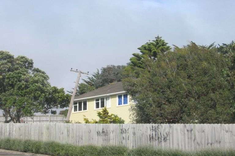 Photo of property in 111 Gear Terrace, Ranui, Porirua, 5024