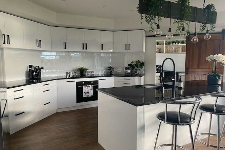 Photo of property in 43 Stockmans Road, Morrinsville, 3371